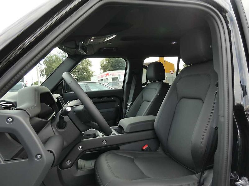 Land Rover Defender 110 3,0 X-Dynamic SE D250 - fotka 9 z 37