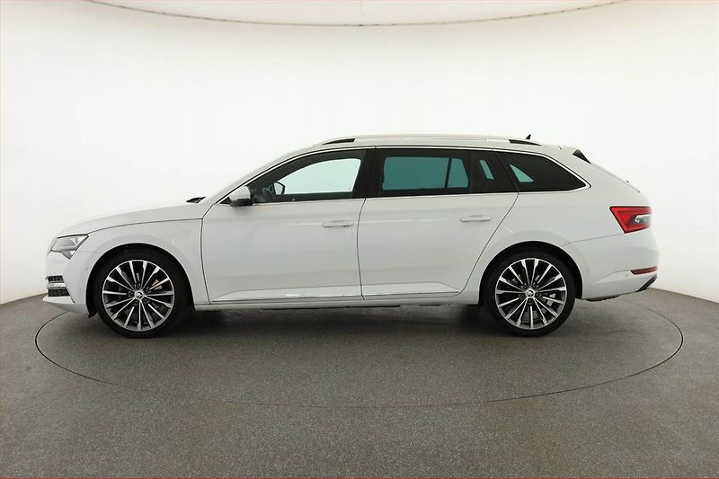 Škoda Superb (2023) Laurin&Klement 2.0 TDI - fotka 3 z 21