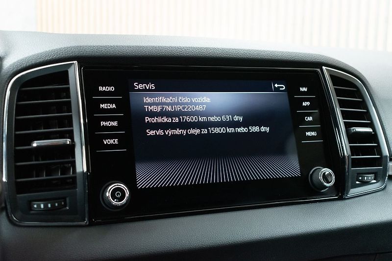 Škoda Karoq 2.0 TDI DSG*ACC*KAMERA*DPH* - fotka 31 z 39