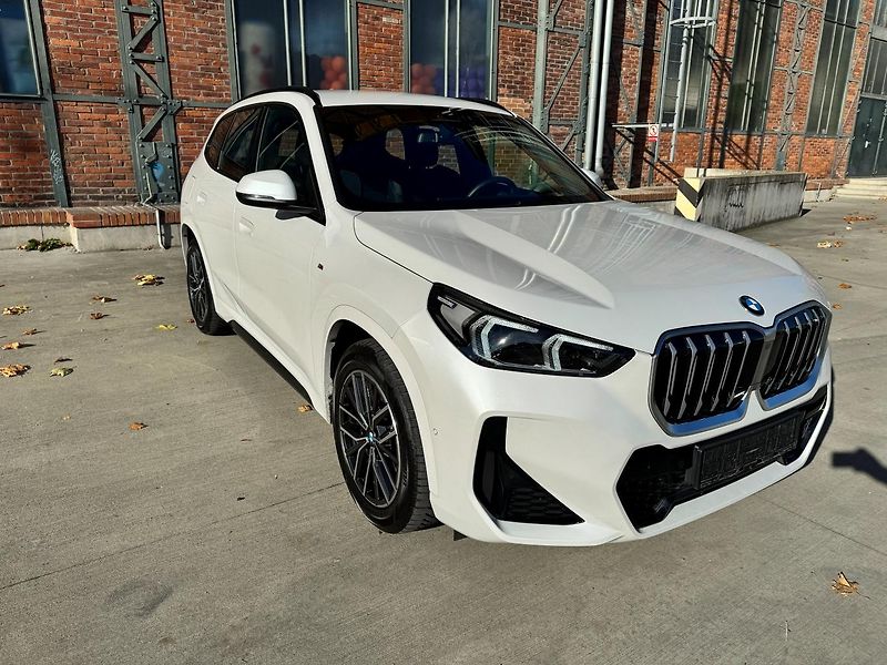 BMW X1 (2024) sDrive 18d M Paket + Záruka - fotka 3 z 19