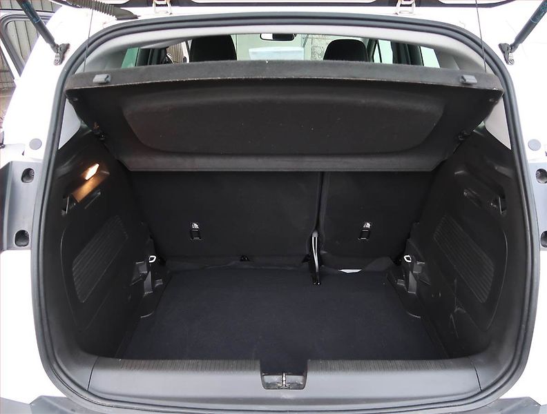 Opel Crossland X (2022) 1.2 Turbo, ČR,1.maj - fotka 13 z 16