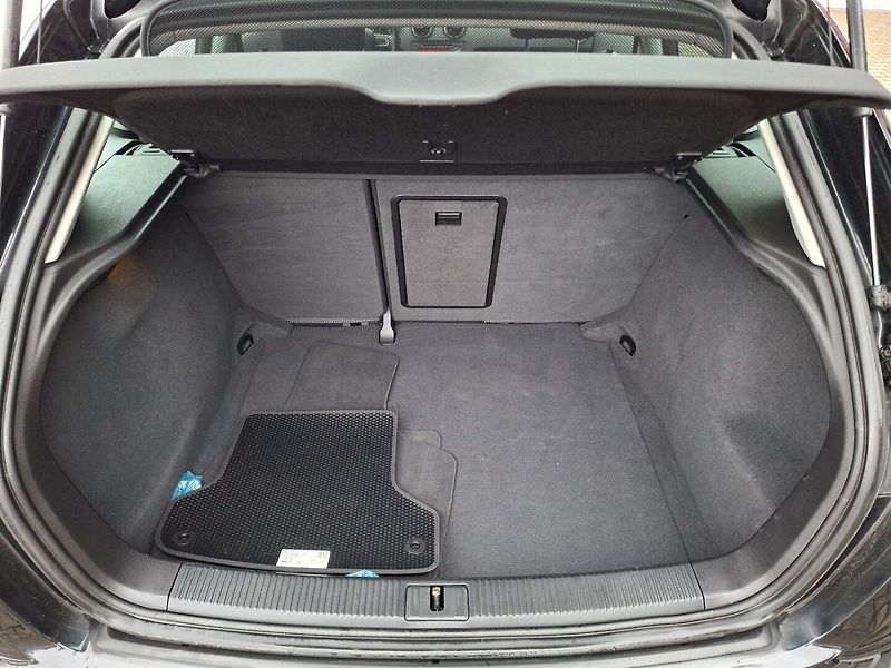 Audi A3 (2010) 1.2TFSI 77kW 6MAN -TAŽ.ZAŘ. - fotka 33 z 48