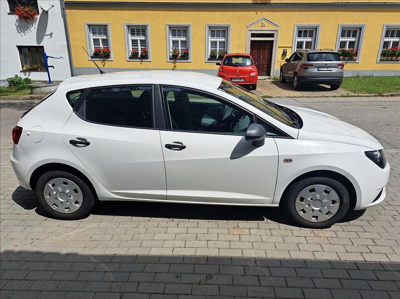 Seat Ibiza 1,2 i - fotka 13 z 41