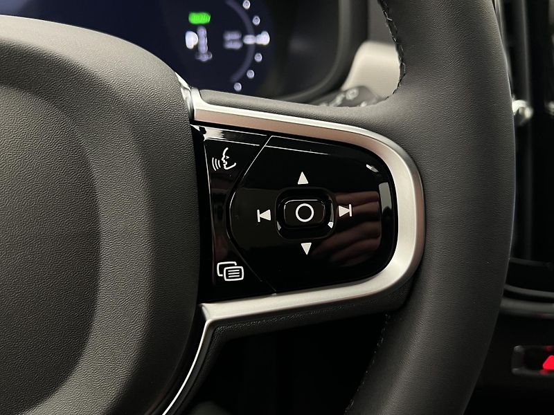 Volvo V90 T6 AWD RECHARGE CORE AUT 1.maj - fotka 26 z 47
