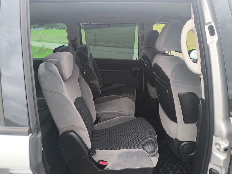 Citroën C8 (2011) 2.0 7MÍST - fotka 17 z 41