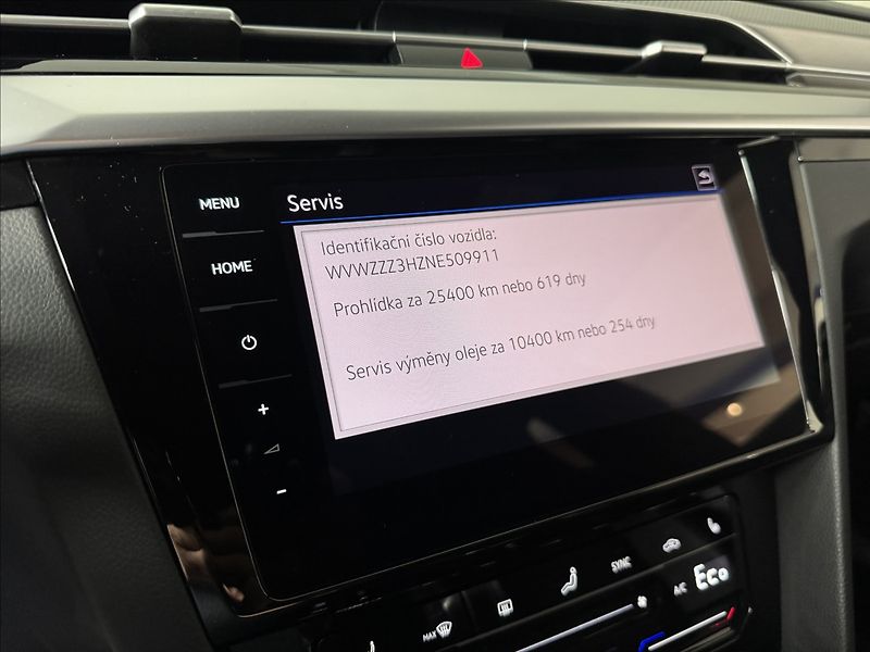 Volkswagen Arteon Shooting Brake 1,4 TSi  DSG eHybrid R-line 36 - fotka 33 z 48