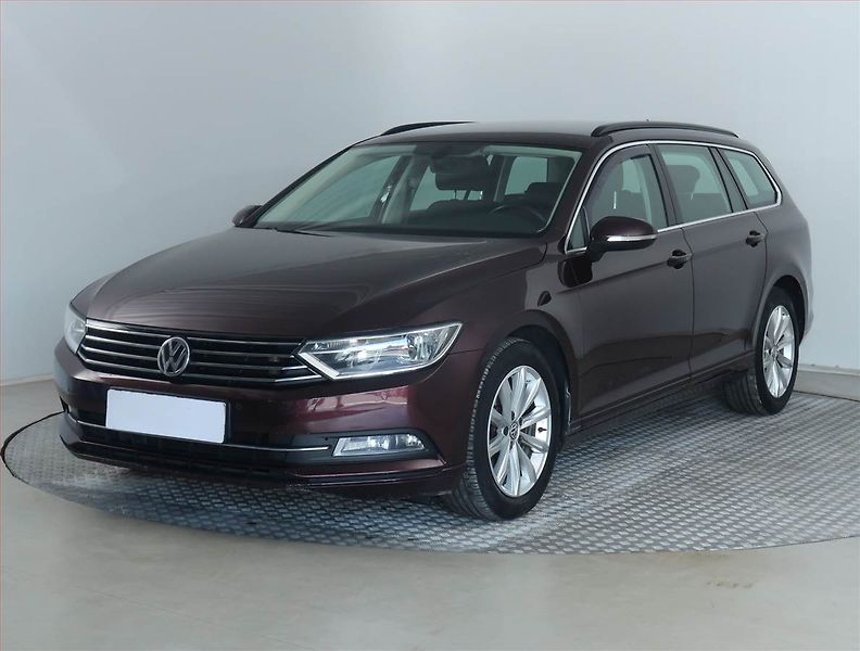 Volkswagen Passat (2018) Comfortline 2.0 TDI, Automat - fotka 2 z 20
