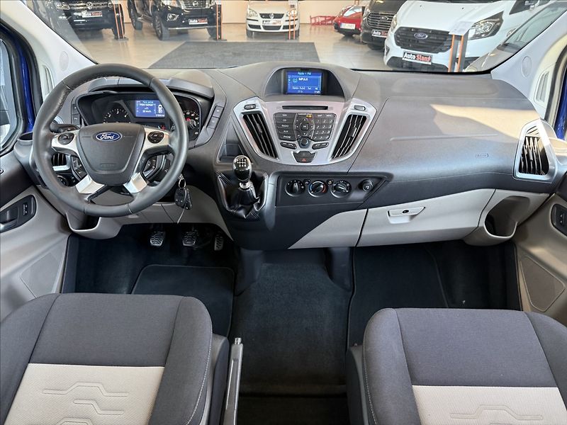 Ford Tourneo Custom 2,2 Titanium,114kW,1maj. - fotka 13 z 32