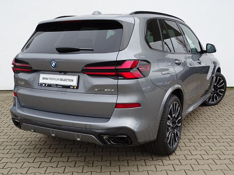 BMW X5 xDrive50e - fotka 3 z 6