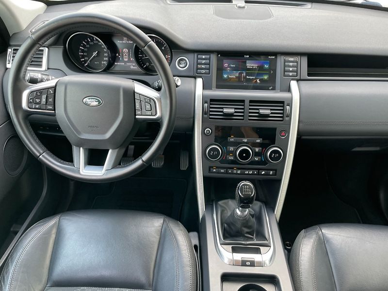 Land Rover Discovery Sport (2016) 2.0Td4 110kW 4x4 HSE - fotka 14 z 30