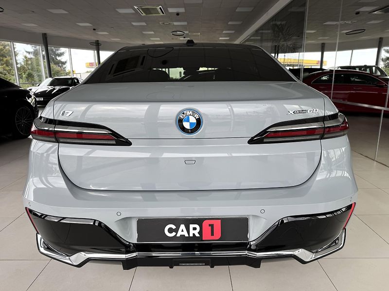 BMW i7 60 xDrive M-SPORT*Max.Výbava! - fotka 6 z 59