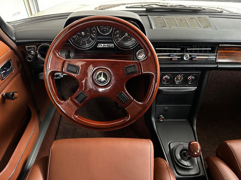 Mercedes-Benz 115 (1973) 114 280E AMG - fotka 15 z 28