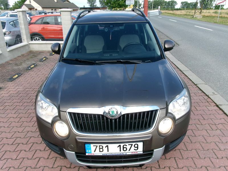 Škoda Yeti (2010) 2,0TDI 4x4 AC BT TEMP VÝHŘEV - fotka 4 z 29