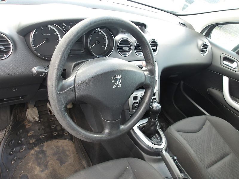 Peugeot 308 1,6i NAJ.170000km !!! - fotka 15 z 27