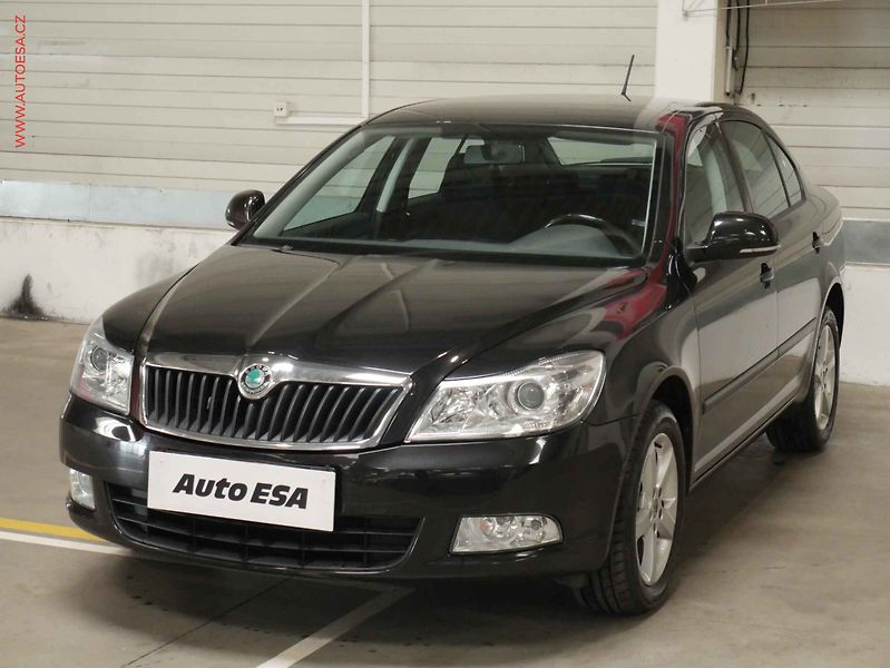 Škoda Octavia (2011) 1.6 TDI, 2.maj,ČR, servis - fotka 3 z 16