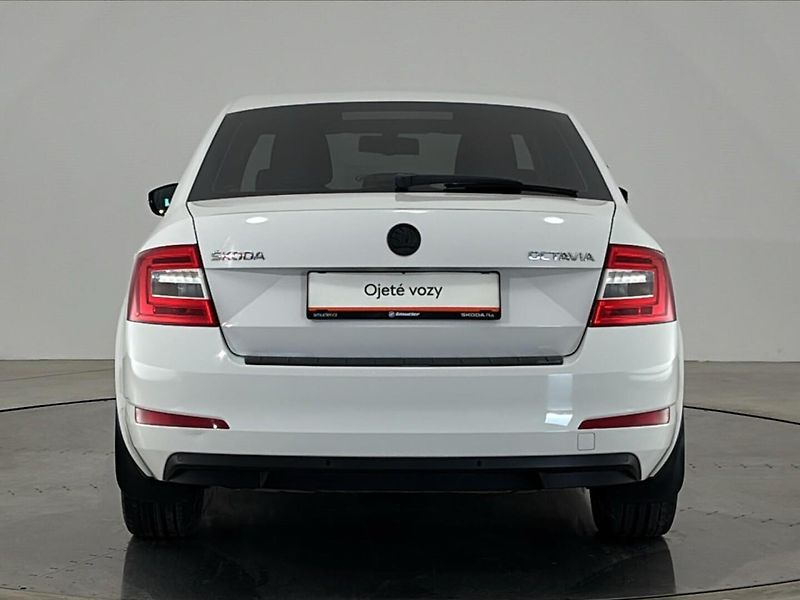 Škoda Octavia Elegance - fotka 17 z 28