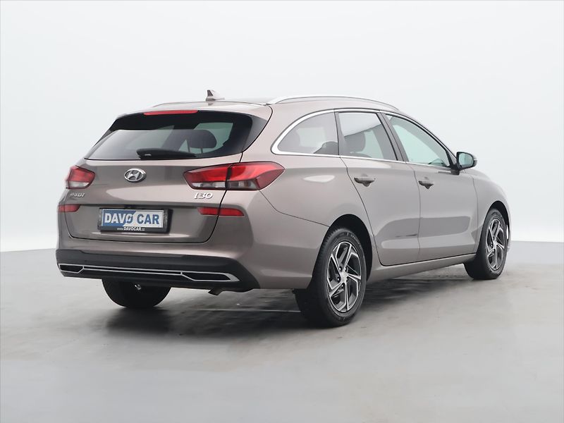 Hyundai i30 1,0 T-GDI 88kW Style DCT CZ DP - fotka 7 z 35