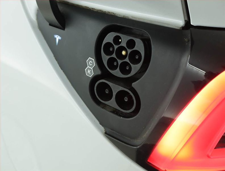 Tesla Model Y (2021) Long Range AWD 79kWh, SoH 92% - fotka 20 z 21