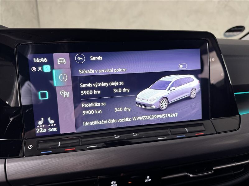 Volkswagen Golf 2,0 TDi  DSG Style LED Assist - fotka 31 z 47