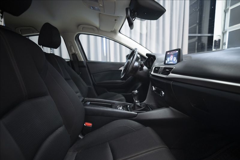 Mazda 3 2,0 SKYACTIV NAVI TAŽNÉ ČR - fotka 9 z 38