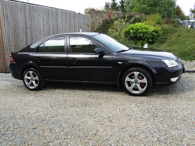 Ford Mondeo (2002) 2.0 TDCi 96kW PERFEKTNÍ STAV - fotka 8 z 36