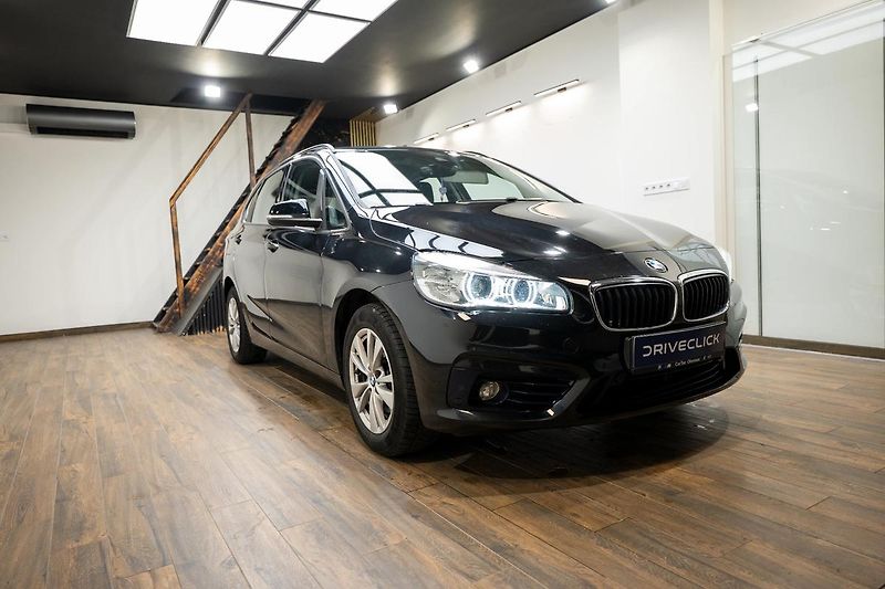 BMW Ostatní 216d Active Tourer - fotka 3 z 32