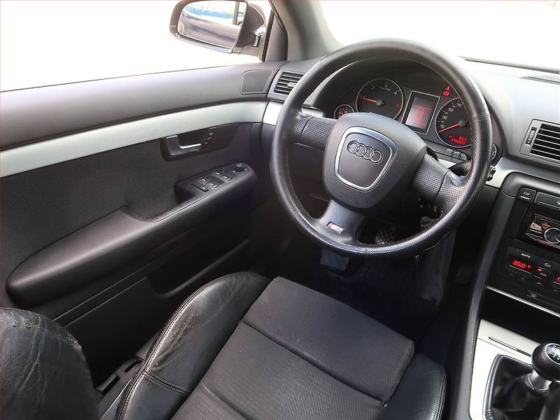 Audi A4 (2005) S-Line 2.0 TDI - fotka 7 z 15