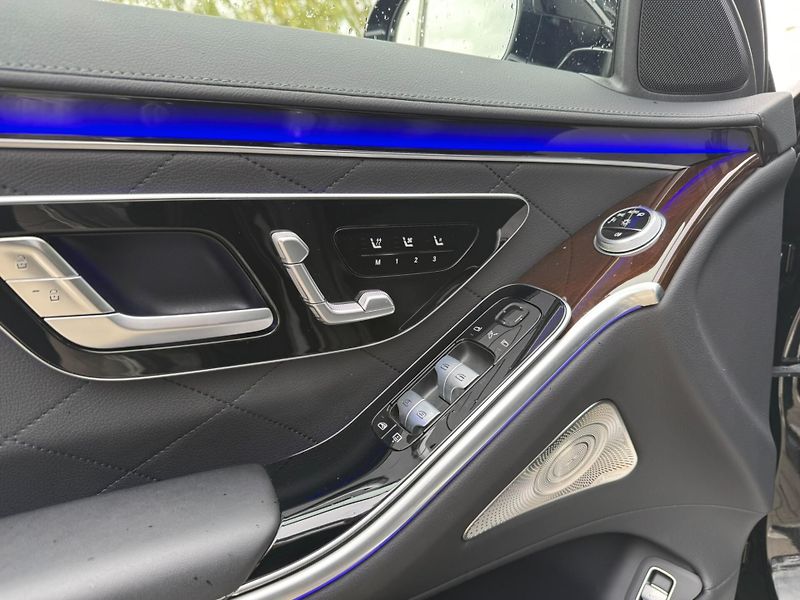 Mercedes-Benz Třídy S (2025) S 350D 4MATIC L - fotka 9 z 32