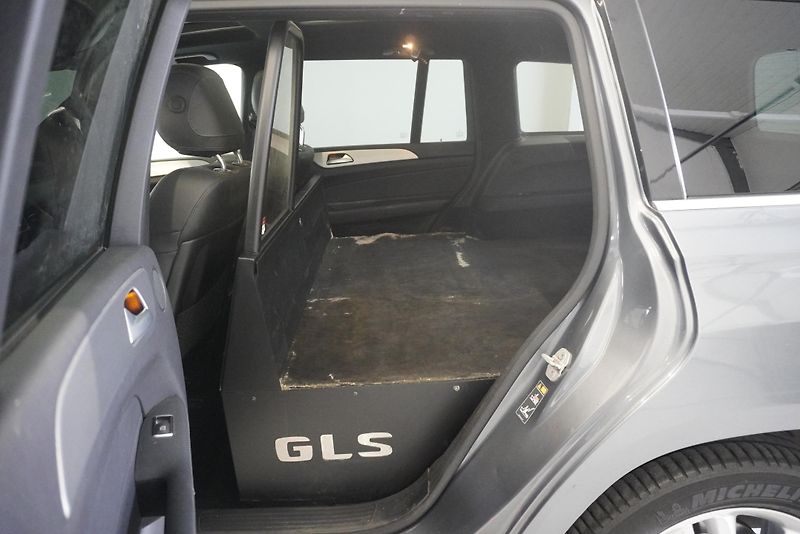 Mercedes-Benz GLS (2017) GLS  350 SUV 4MATIC 9G-TRONIC - fotka 14 z 33