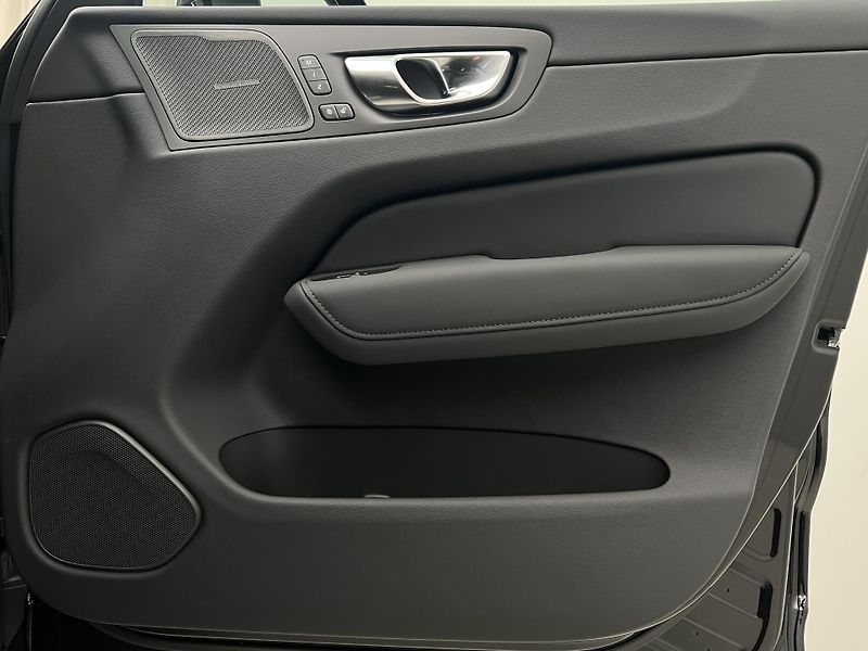 Volvo XC60 (2026) T6 AWD PLUS BRIGHT AUT - fotka 7 z 51