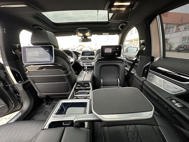 BMW Řada 7 (2019) BMW 745Le xDrive LONG aut. ser - fotka 29 z 57