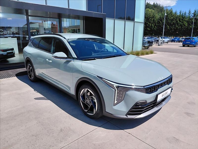 Kia K4 (2026) 1,6   T-GDI SW 7DCT TOP,17,HK - fotka 3 z 16