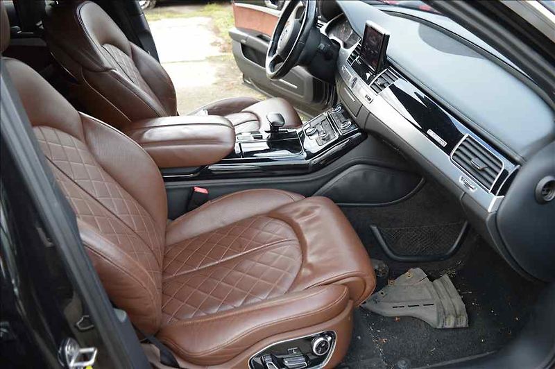 Audi A8 (2012) 4,2V8 QUATTRO - fotka 17 z 25