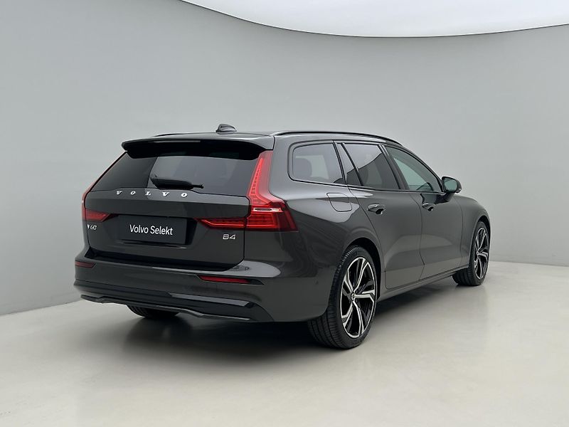 Volvo V60 B4 DARK PLUS AUT - fotka 13 z 45
