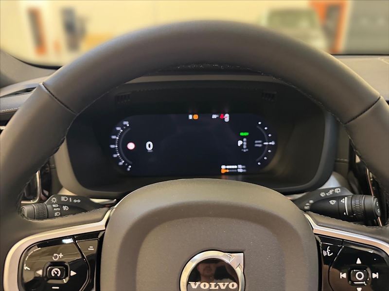 Volvo XC60 2,0  T8 Ultra Black Edition - fotka 8 z 16
