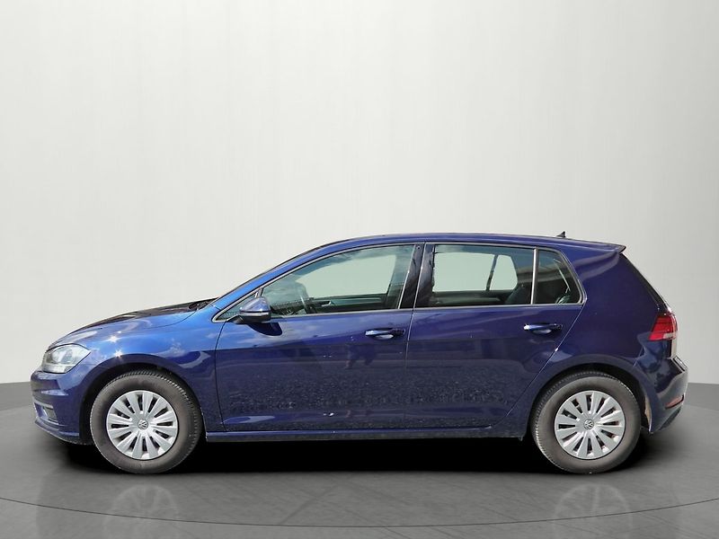 Volkswagen Golf 1.0TSI 81kW AutoAC Temp. 2xPDC - fotka 2 z 27