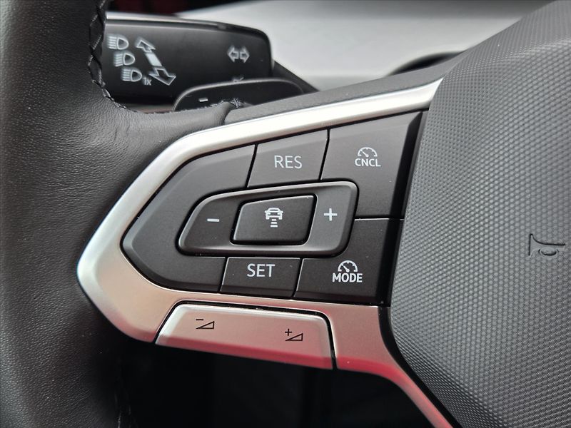 Volkswagen Golf 1,5 eTSi 110kW DSG Tov.záruka - fotka 17 z 24