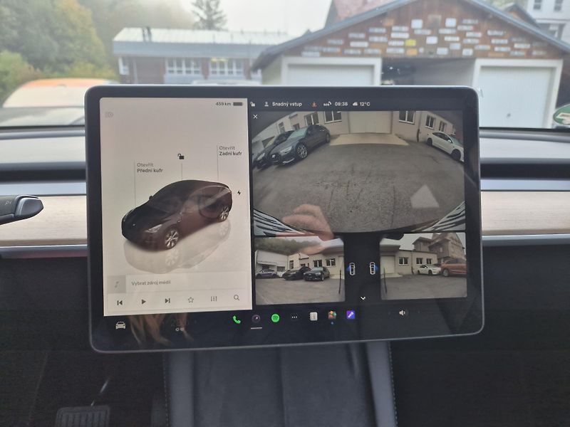 Tesla Model Y LONG RANGE DUAL MOTOR TZ 93,6% - fotka 32 z 48