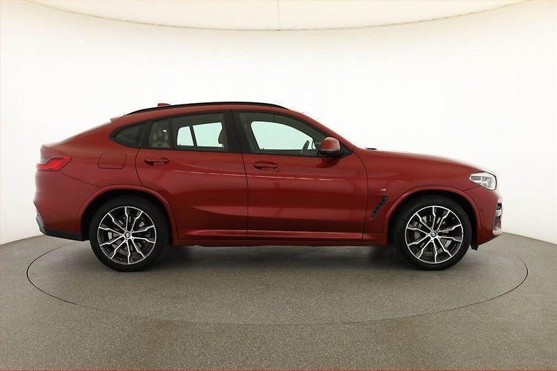 BMW X4 (2019) M Paket X xDrive25d - fotka 6 z 19