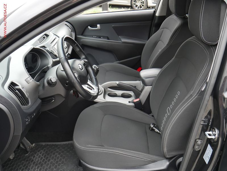 Kia Sportage (2014) 1.6i, ČR, autoAC - fotka 9 z 21