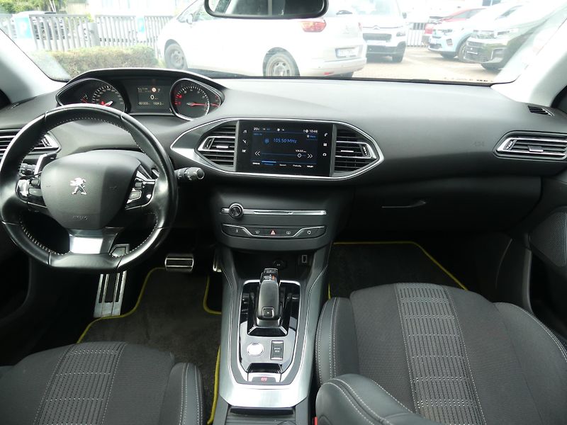 Peugeot 308 (2019) 1,2 PT 130 EAT8 - fotka 12 z 21
