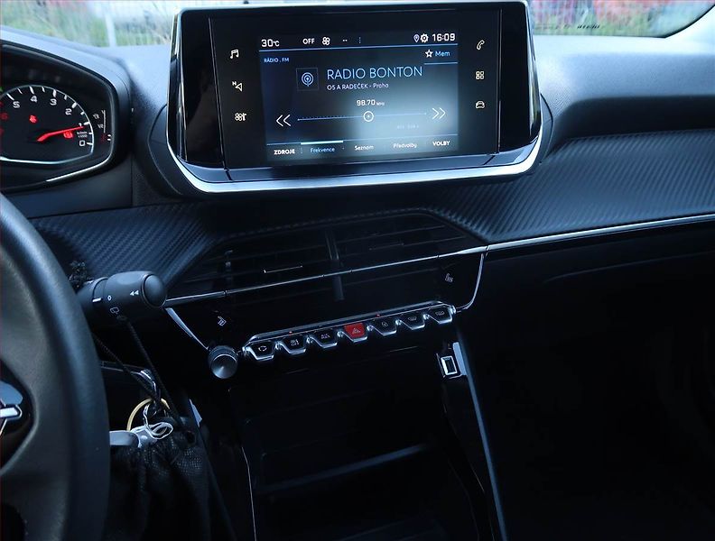 Peugeot 2008 (2021) 1.2 PureTech, Serv.kniha - fotka 12 z 16