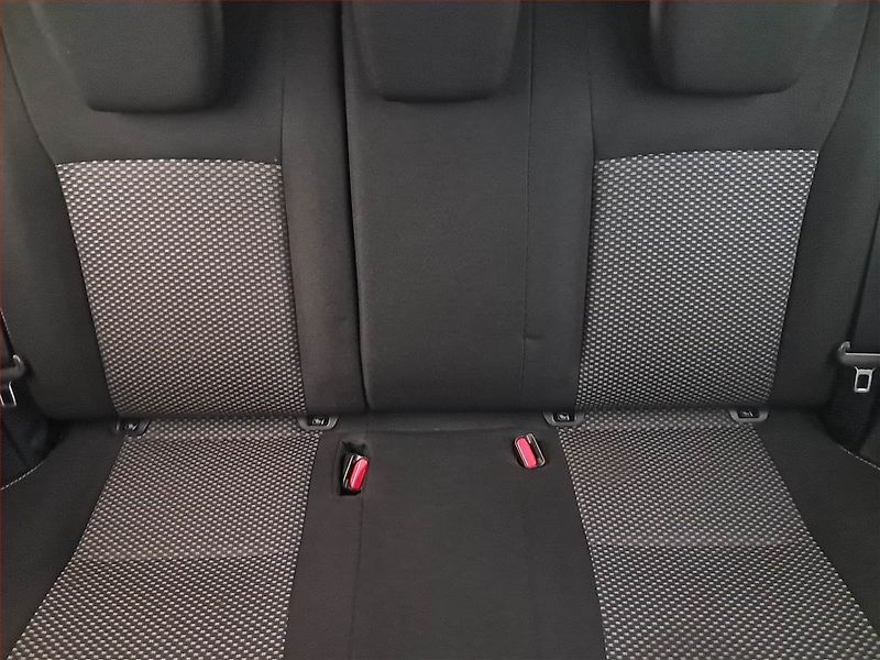 Suzuki Vitara (2015) 1.6 VVT, 4X4, Navi, Tempomat - fotka 10 z 18