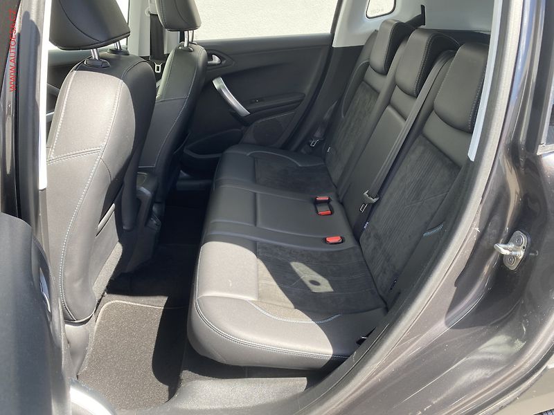 Peugeot 2008 (2018) 1.2PT, Crossway, AT, panor - fotka 10 z 17