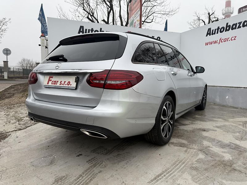 Mercedes-Benz Třídy C (2018) C 300T ser.knížka Webasto - fotka 8 z 28