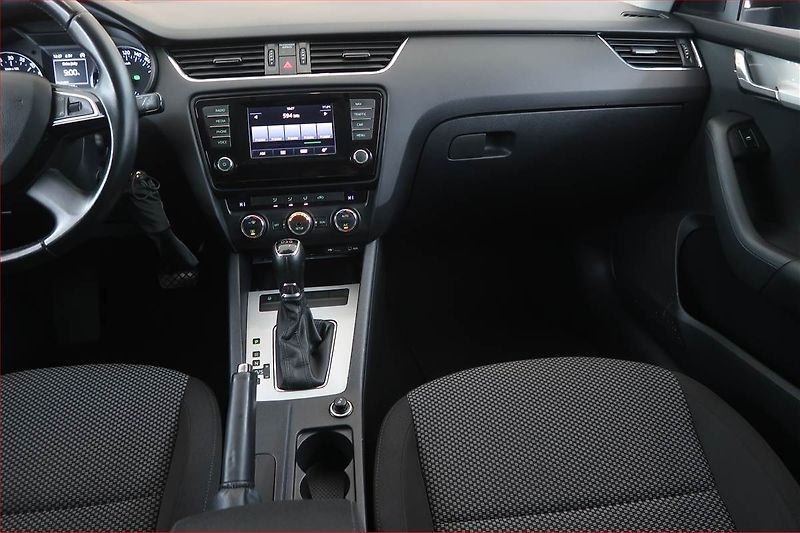 Škoda Octavia (2015) Ambition 1.6 TDI, Automat - fotka 8 z 16
