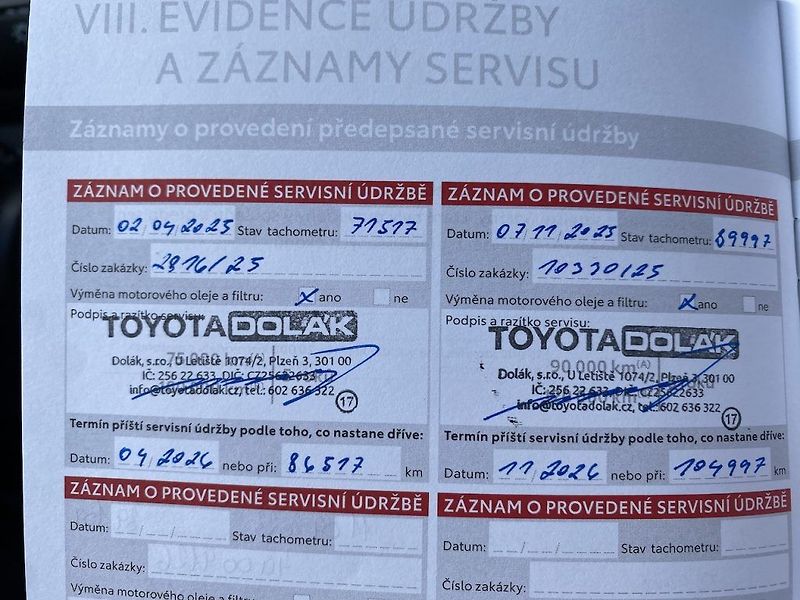 Toyota Camry 2.5HSD, ČR, Executive, DPH - fotka 19 z 20