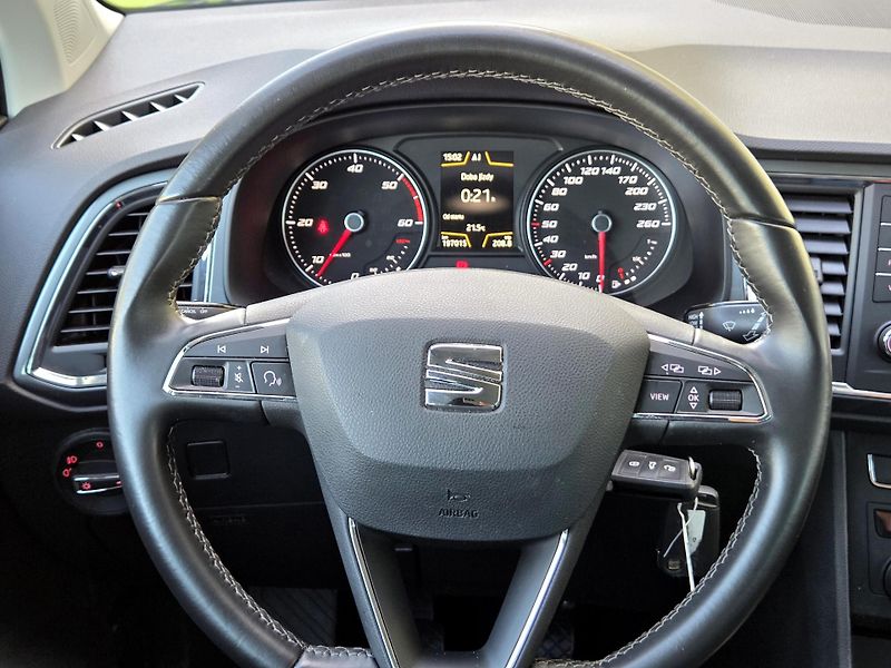 Seat Ateca 1,6TDi STYLE, SERV.KN. 1.maj   - fotka 42 z 49