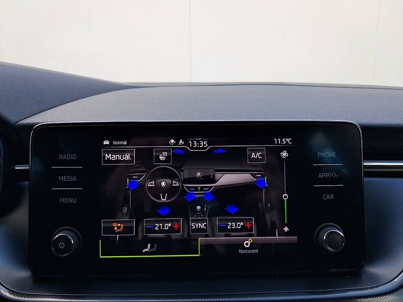Škoda Scala (2020) STYLE Paket Extra + Dynamic TS - fotka 9 z 29