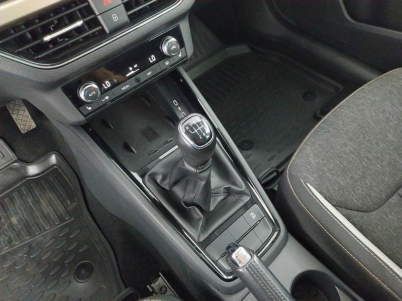 Škoda Kamiq (2020) Ambition 1.0 TSI, Tempomat - fotka 13 z 21